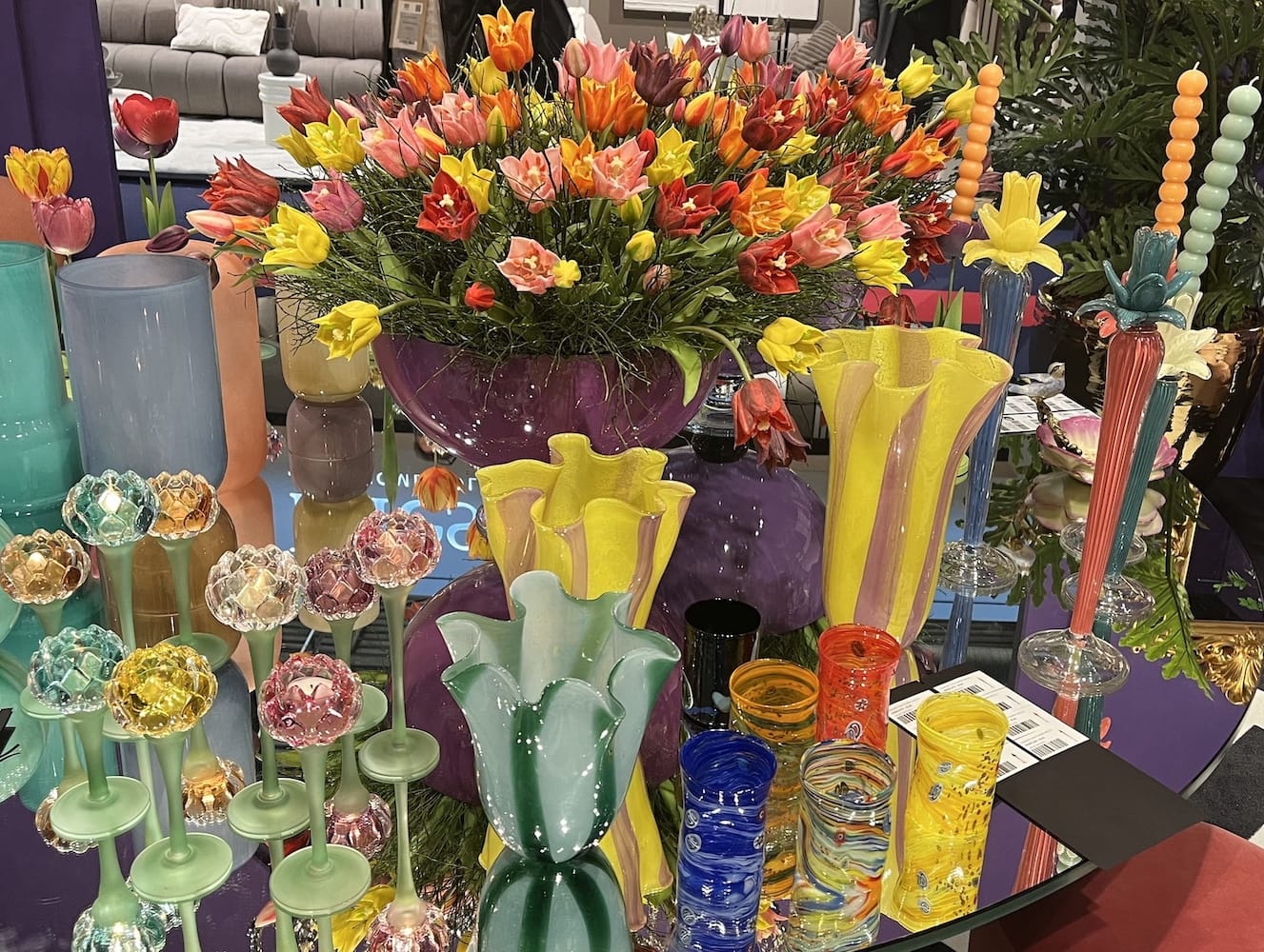 Abhika <br>Gaily Vase Yellow (L) - Image 4