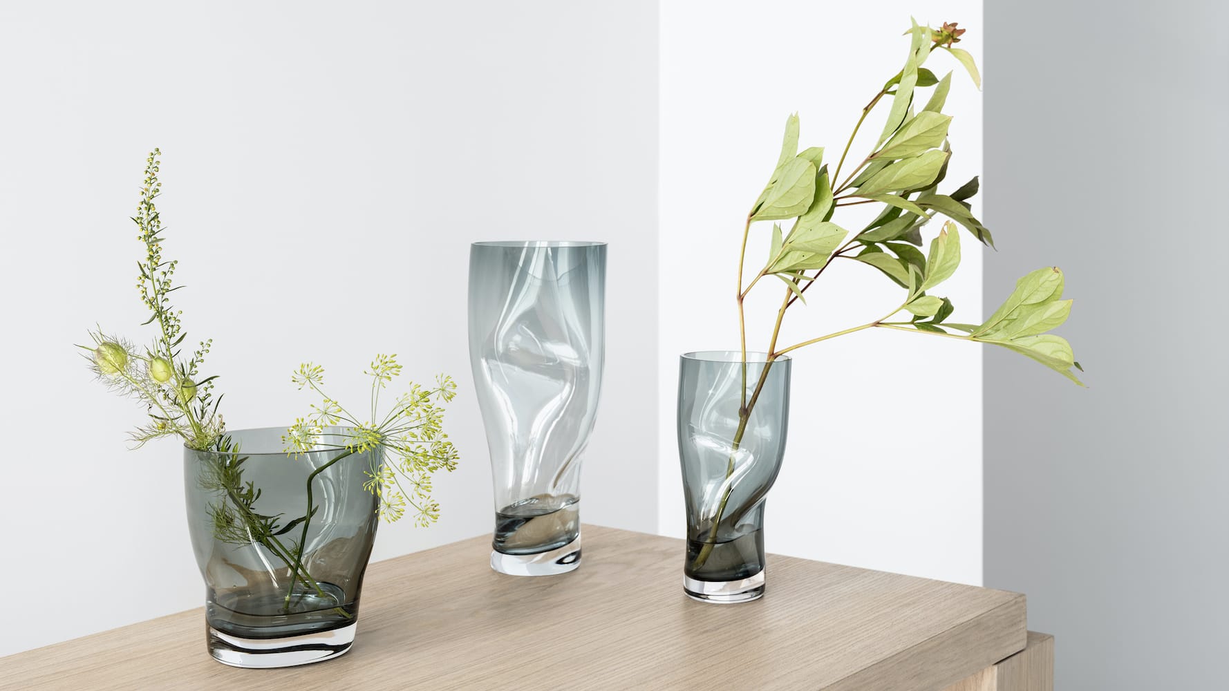 Orrefors <br>Squeeze Vase Blue M - Image 4