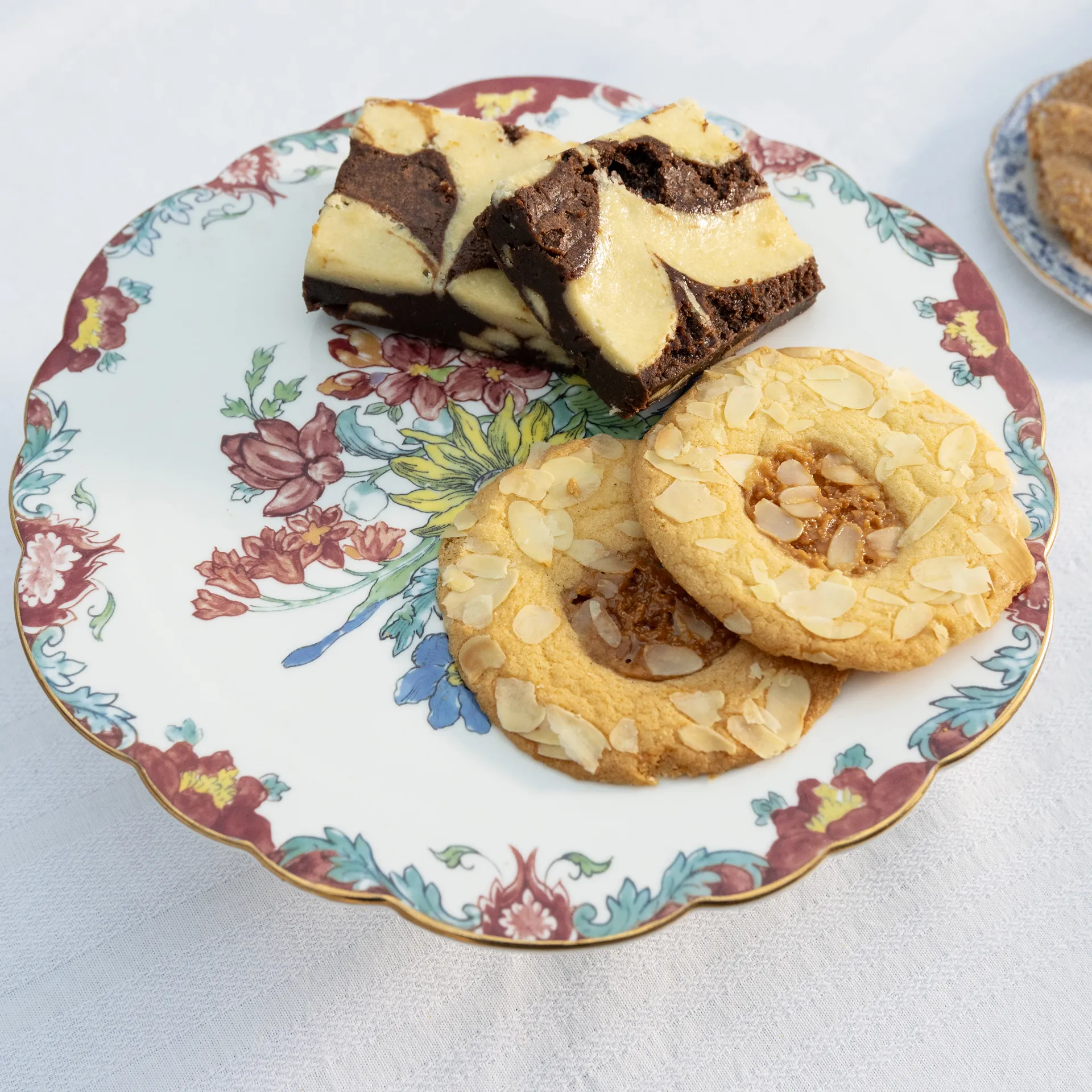 &Klevering <br>Cake Platter Patina - Image 3