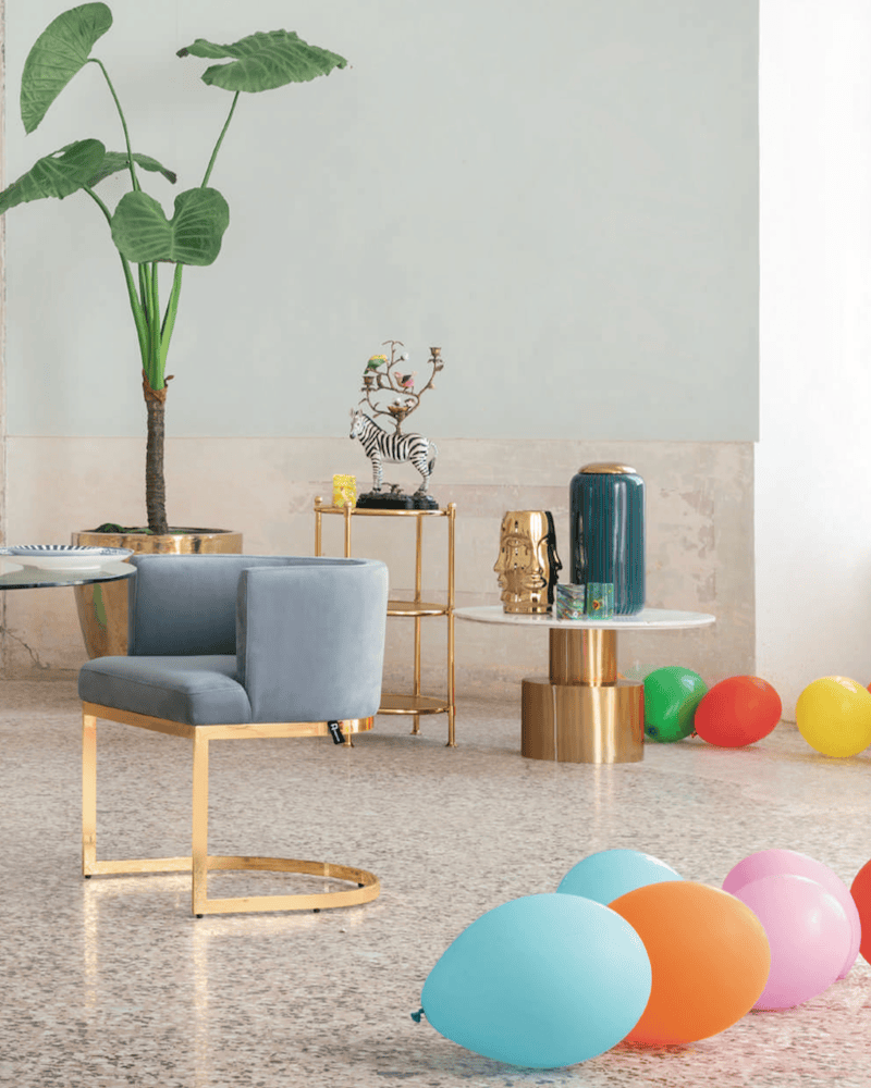 Abhika <br> Ming Face Vase - Image 2